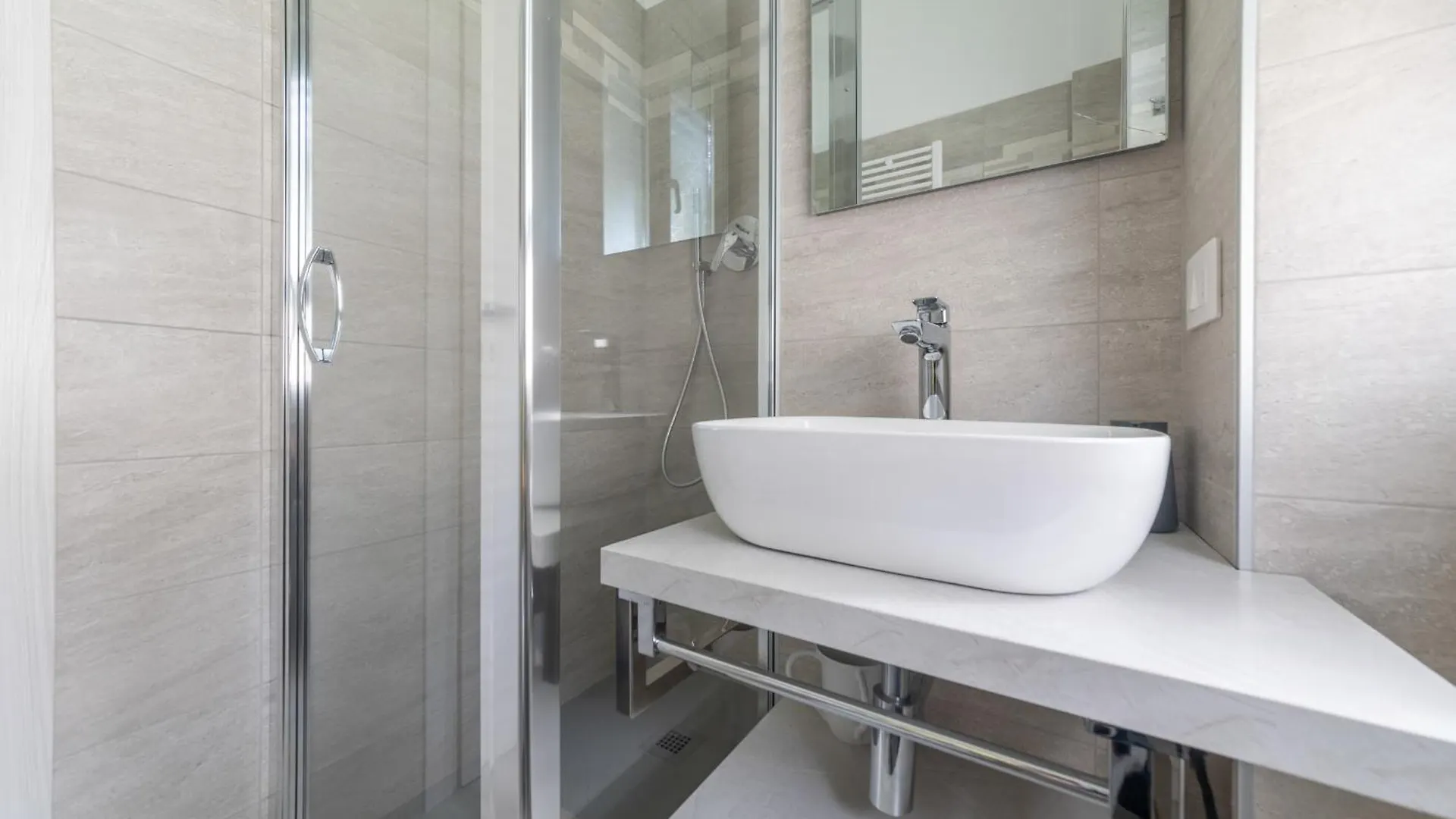 Bed and breakfast Chezromyk 2 The Kosher B&B Milán Italia