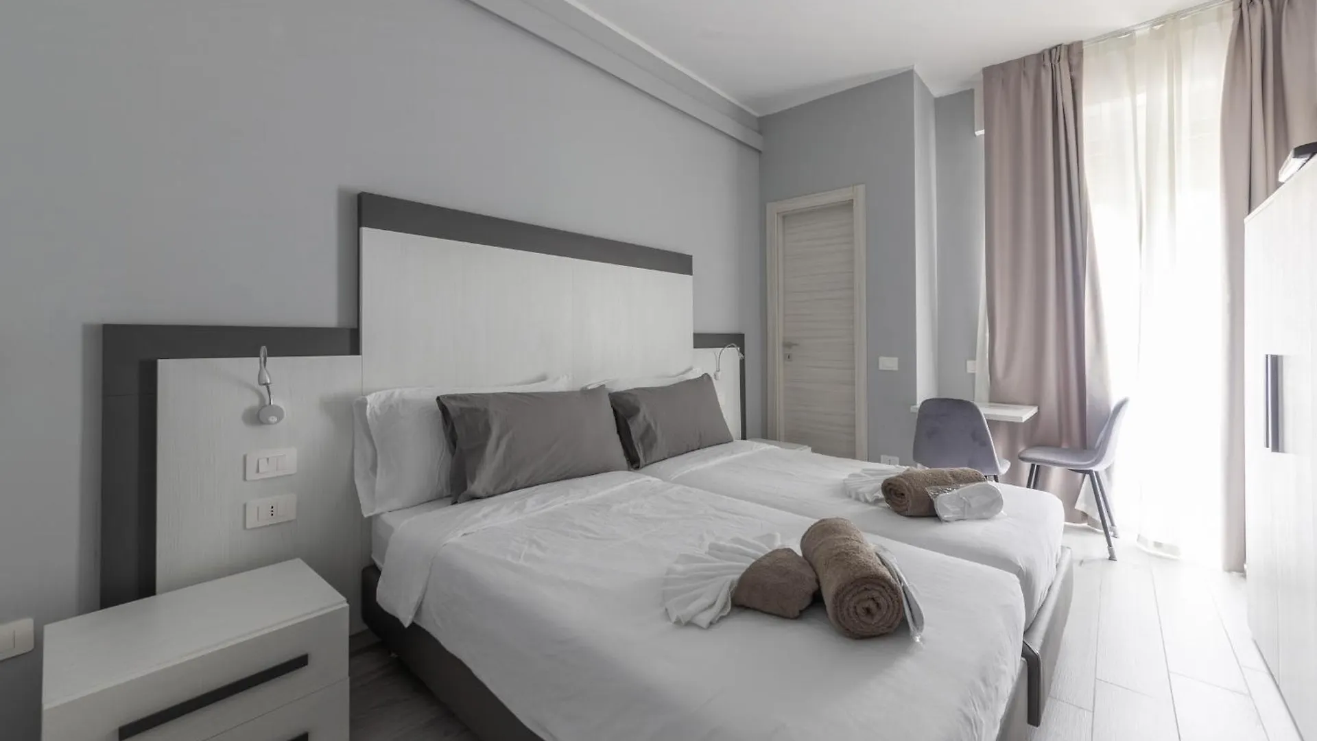 Chezromyk 2 The Kosher B&B Milánó